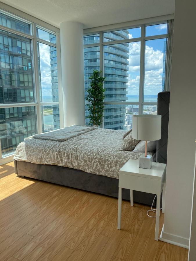Toronto Cn Tower Maple Leaf Square Luxurious 2 Bedroom Condo מראה חיצוני תמונה