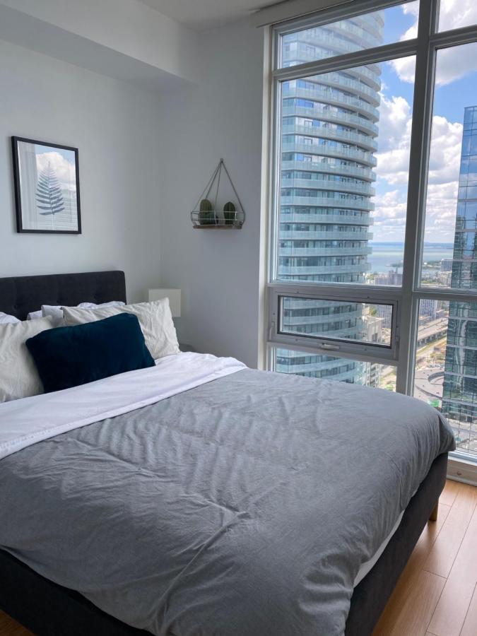 Toronto Cn Tower Maple Leaf Square Luxurious 2 Bedroom Condo מראה חיצוני תמונה