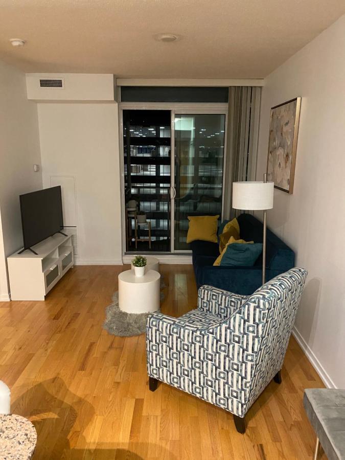 Toronto Cn Tower Maple Leaf Square Luxurious 2 Bedroom Condo מראה חיצוני תמונה