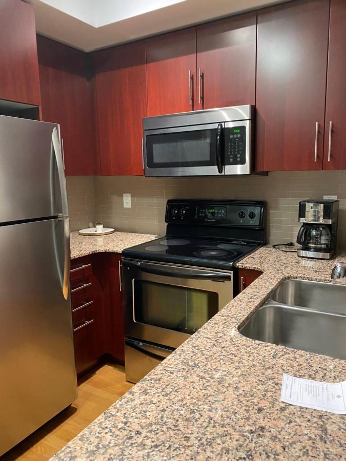 Toronto Cn Tower Maple Leaf Square Luxurious 2 Bedroom Condo מראה חיצוני תמונה